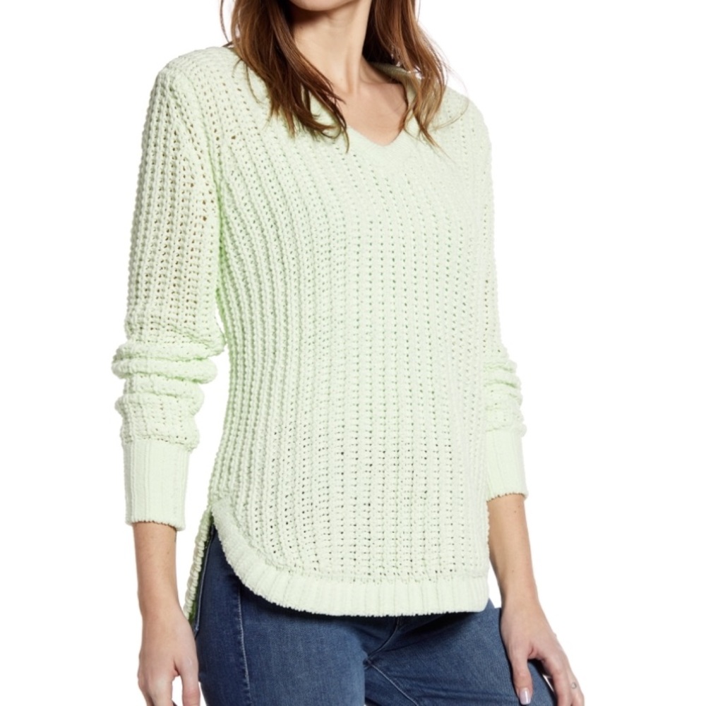 NWT Caslon Chenille V-Neck Sweater in Green Ambrosia